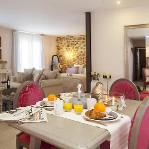 https://total-marbella-boutique-apartments.es-andalucia.com
